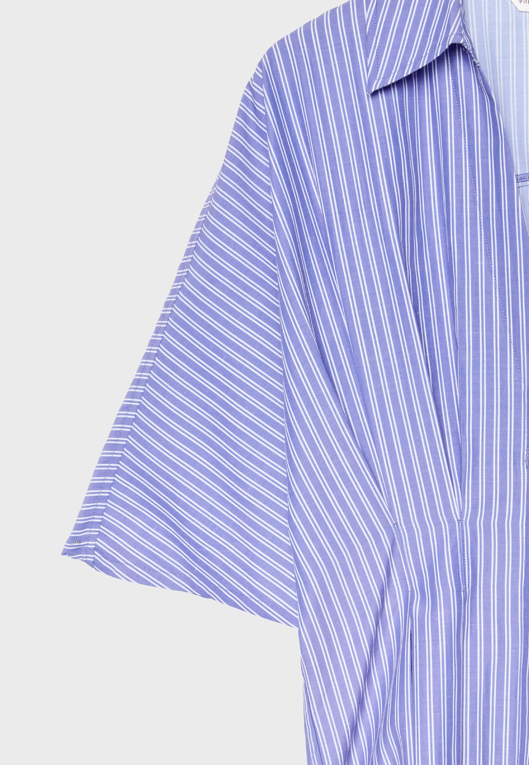 Fitted kimono sleeve pleated shirt — Blue