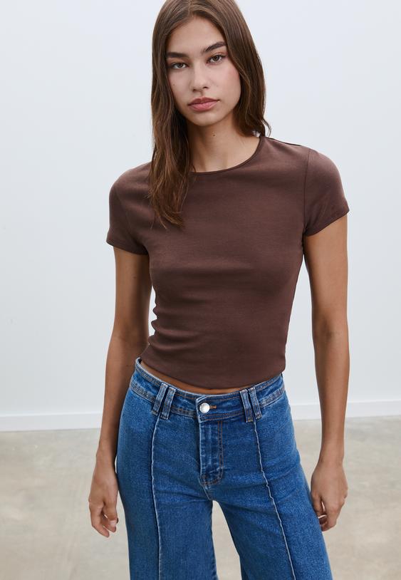 camiseta basica slim fit