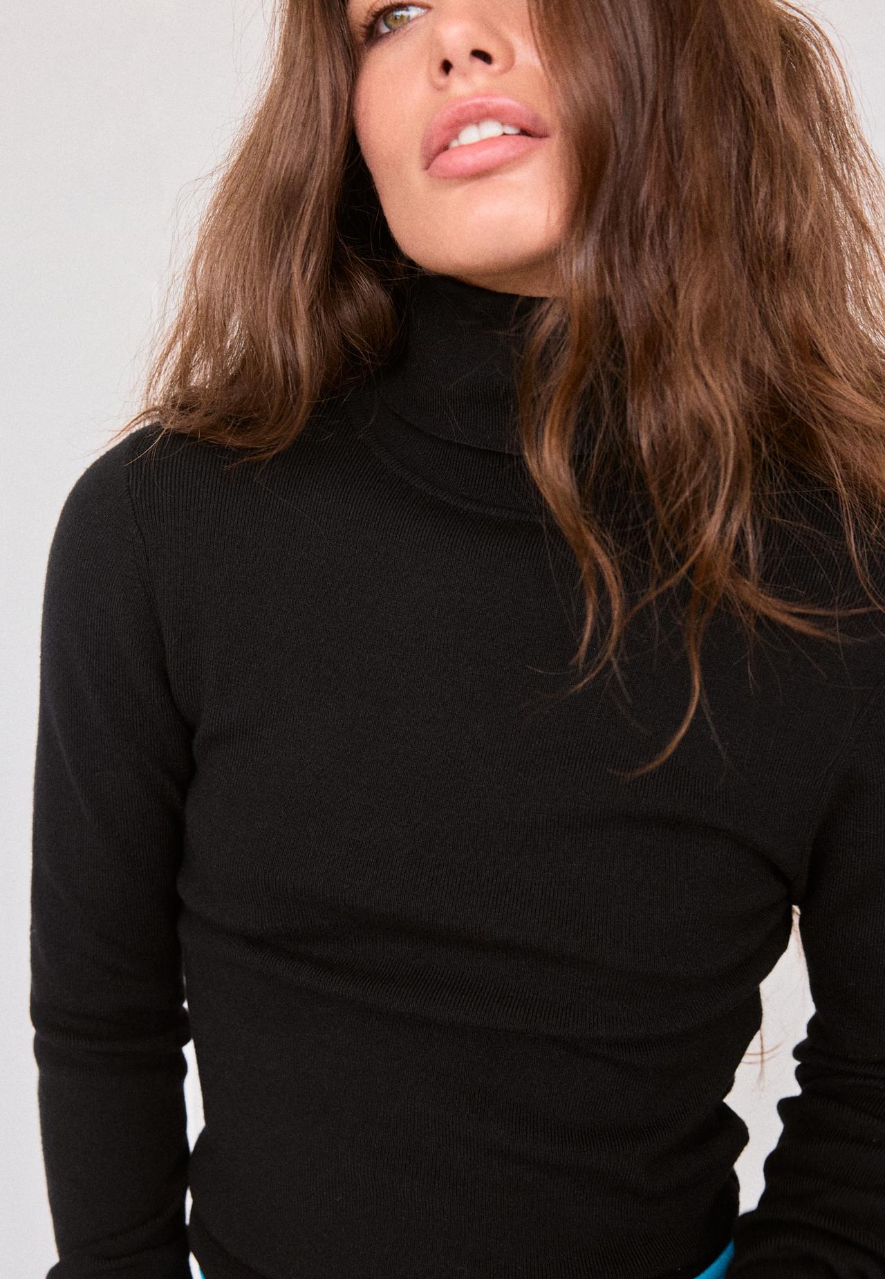 Basic turtleneck jumper — Black