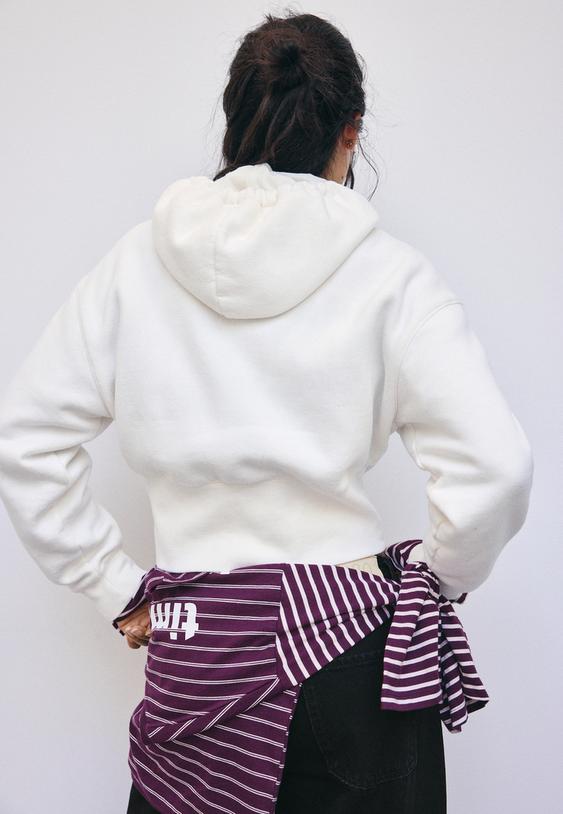 sweatshirt com capuz e fecho de correr