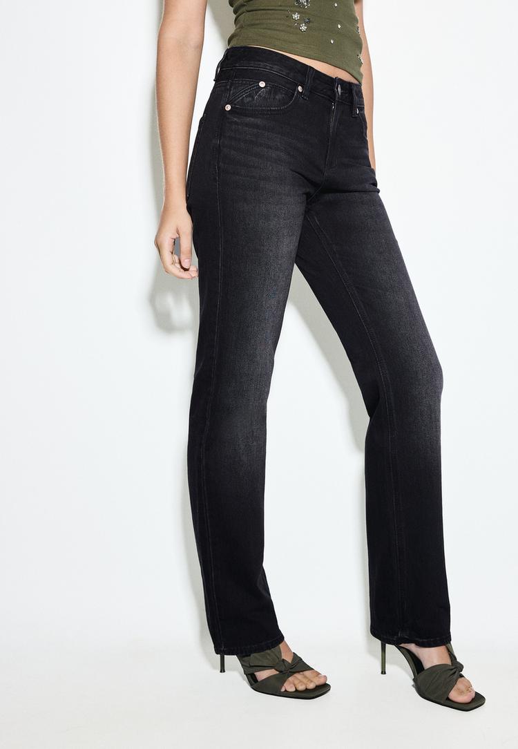 d98-straightfitjeans