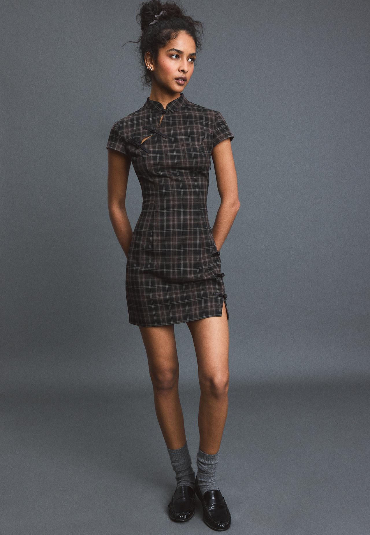 Short check dress with stand collar — Black