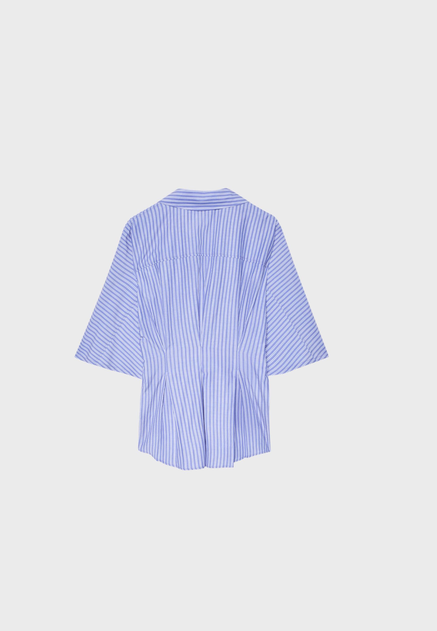 Fitted kimono sleeve pleated shirt — Blue