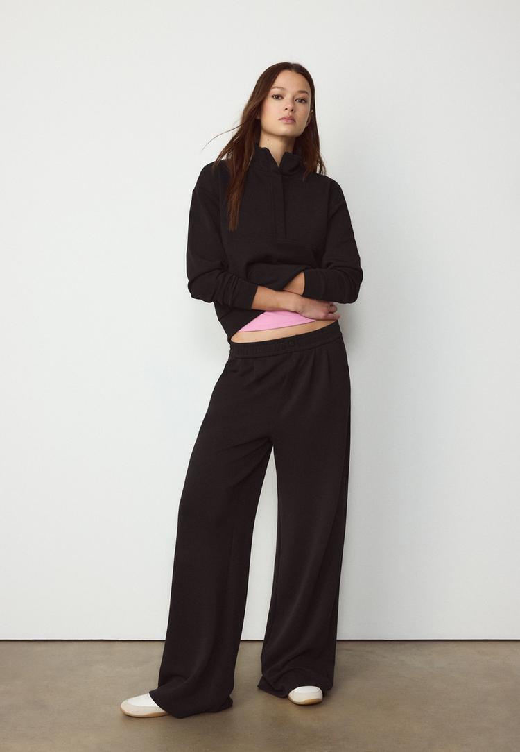 Stradivarius Φούτερ Με Φερμουάρ Και Απαλή Υφή Μαύρο M