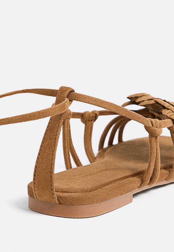 sandalias planas detalle flor