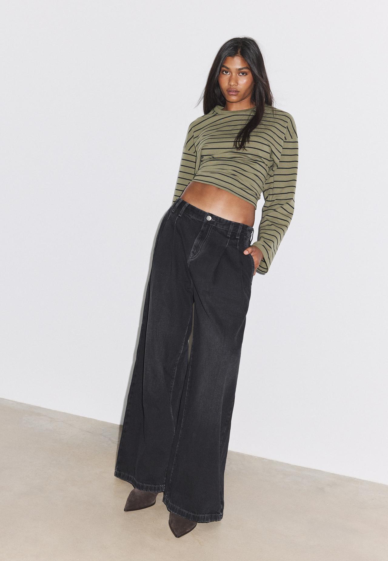 Wide-leg pleated jeans — BLACK DENIM WASHED EFFECT 