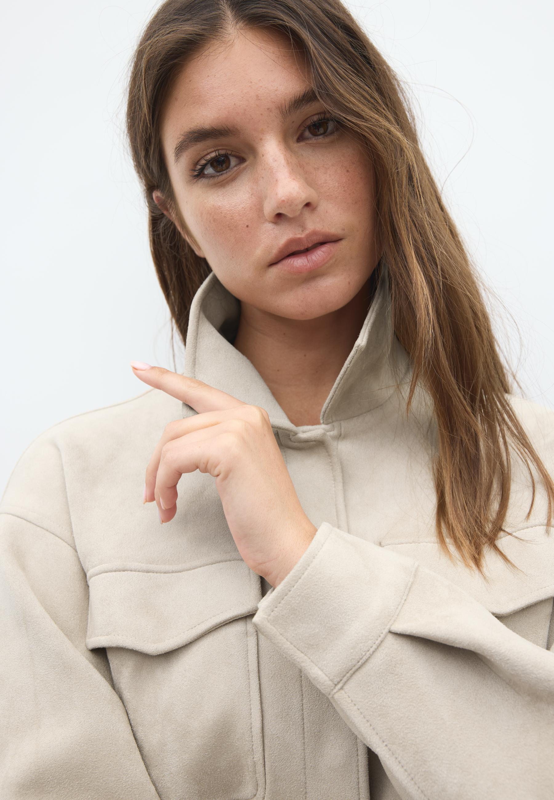 Cropped faux suede jacket — Ecru