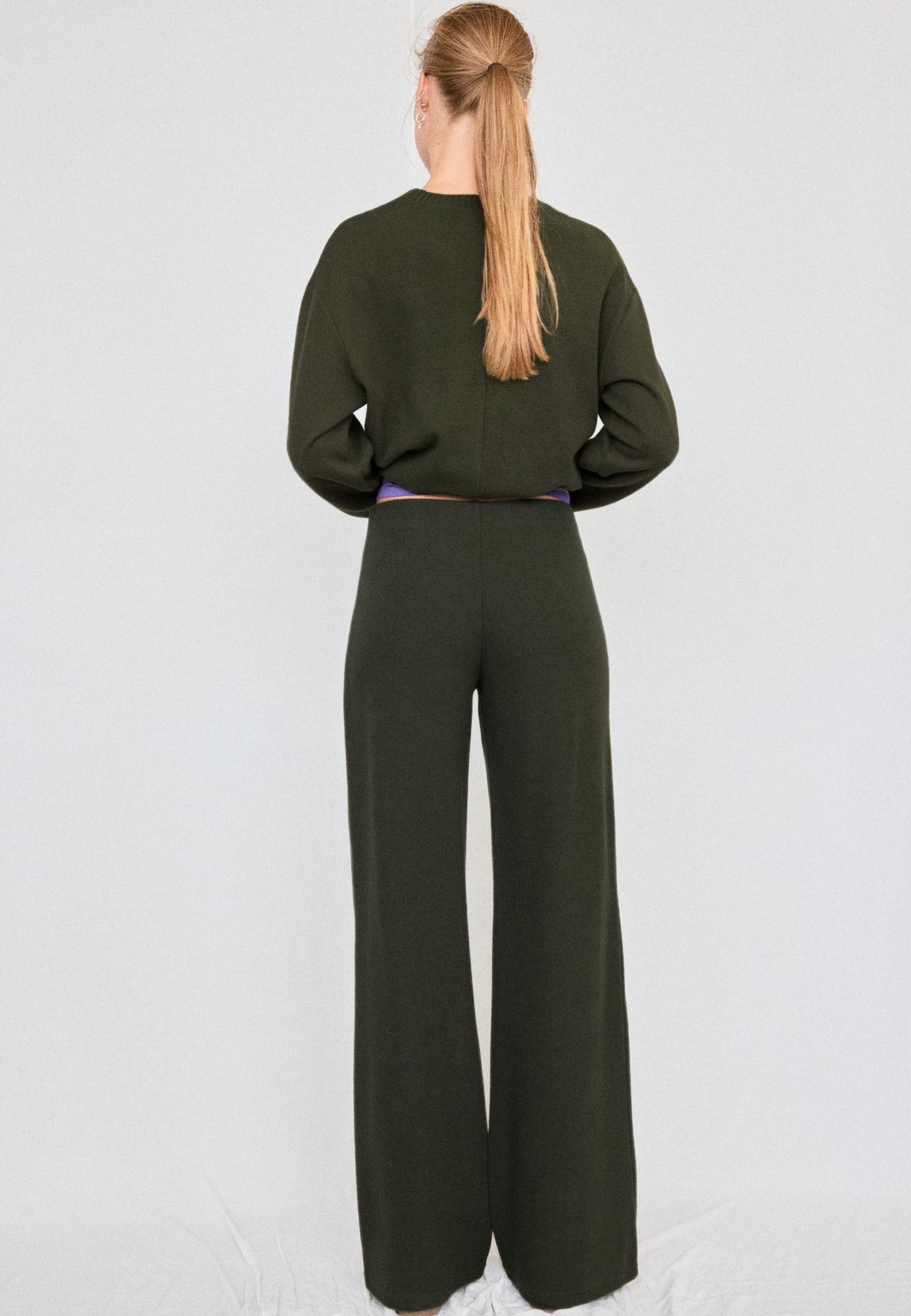 Soft-touch pintuck trousers — Khaki