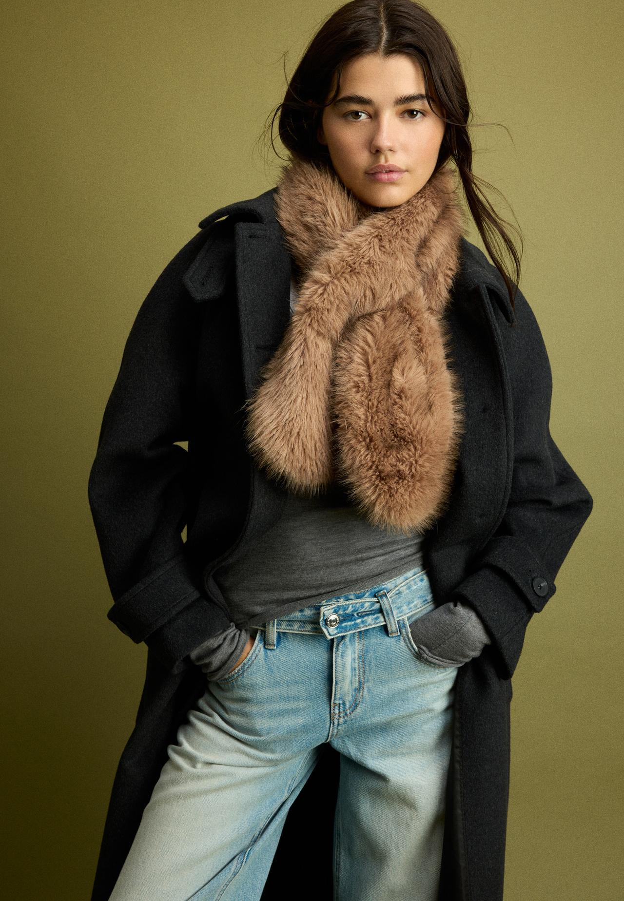 Faux fur scarf — Brown