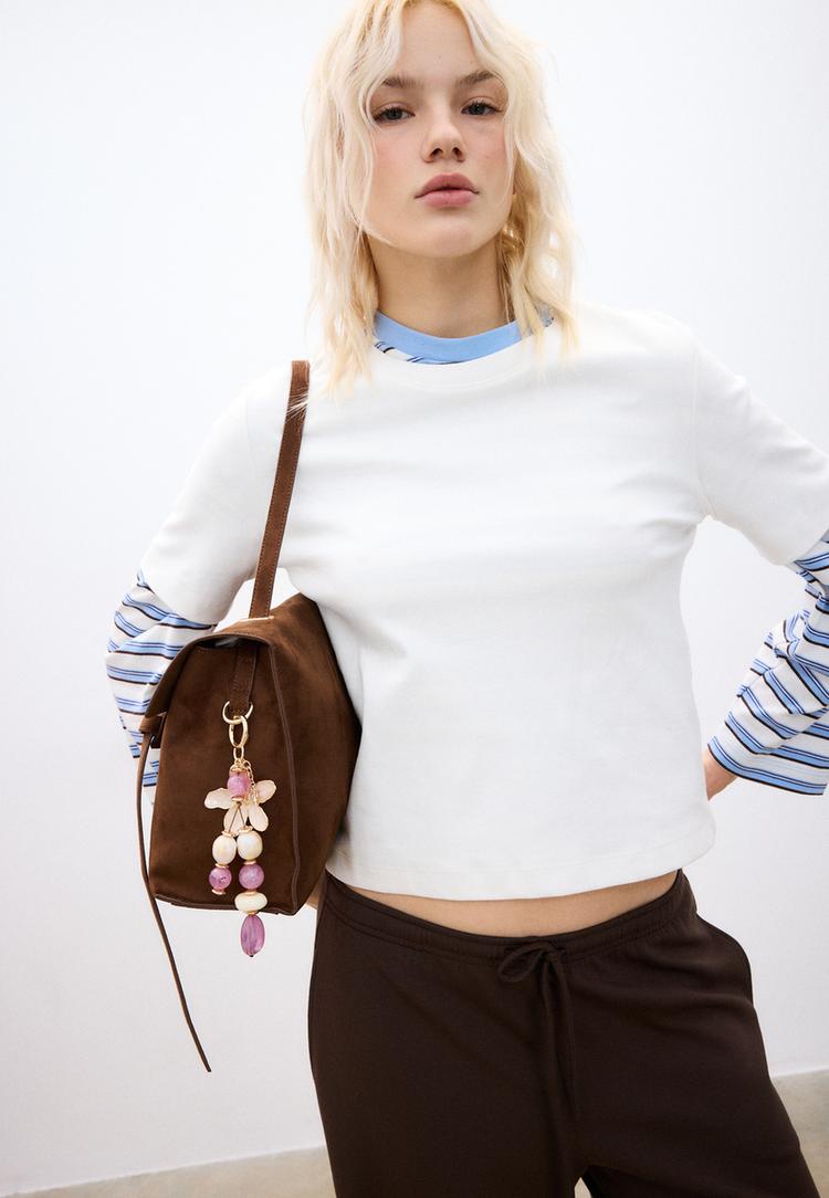 Stradivarius Μπρελόκ Με Γούρι Λουλούδι Από Σμάλτο Χρυσαφί Os φωτογραφία