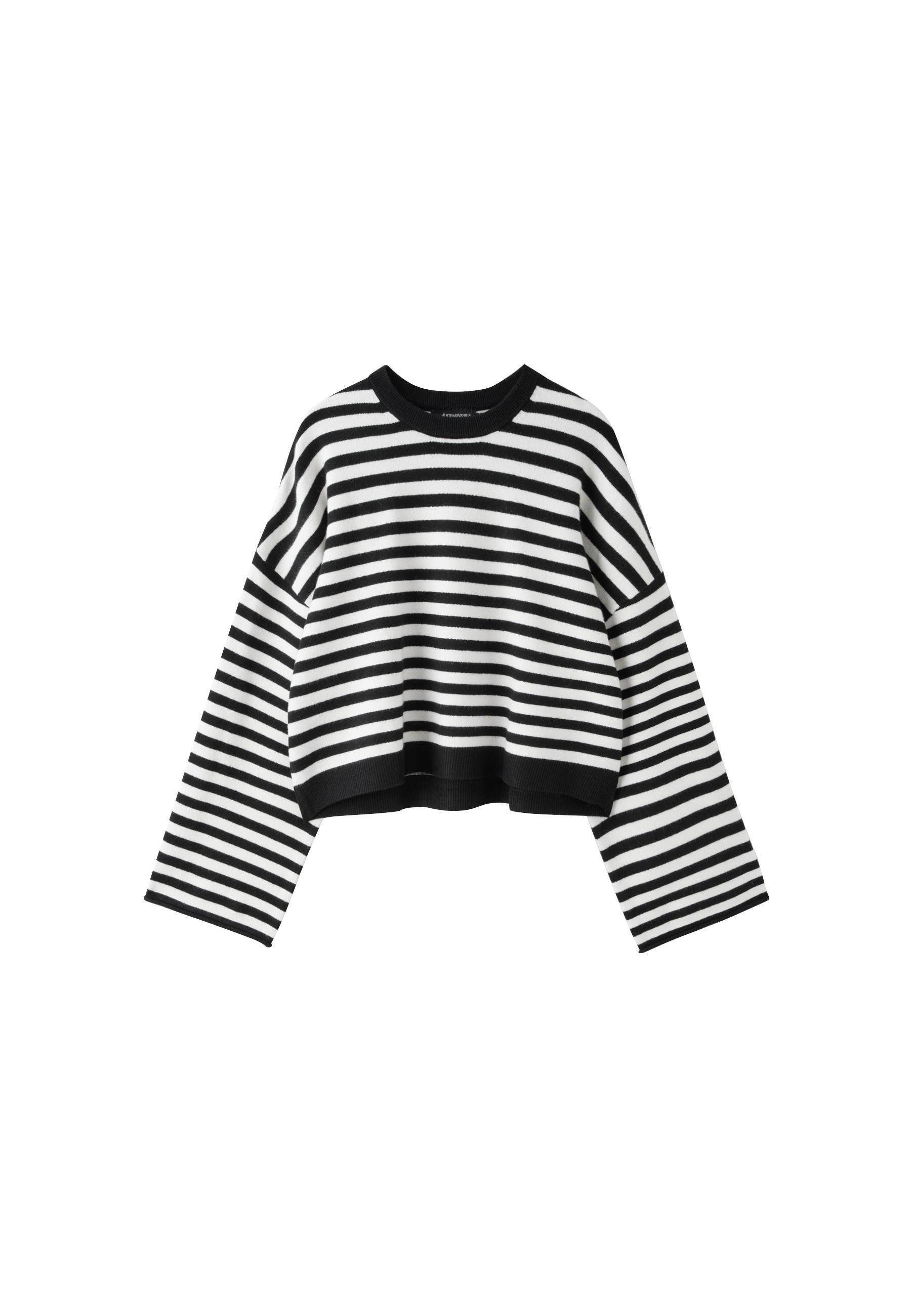 Wide sleeve cropped knit jumper — Black