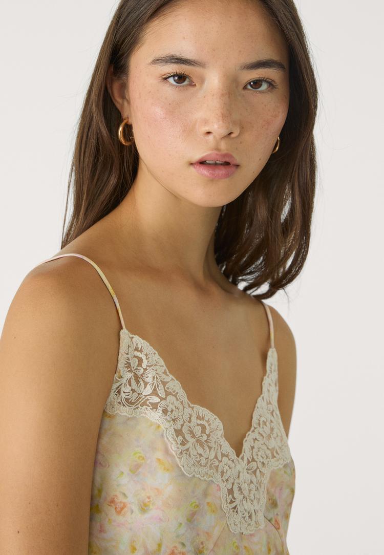 top satine dentelle