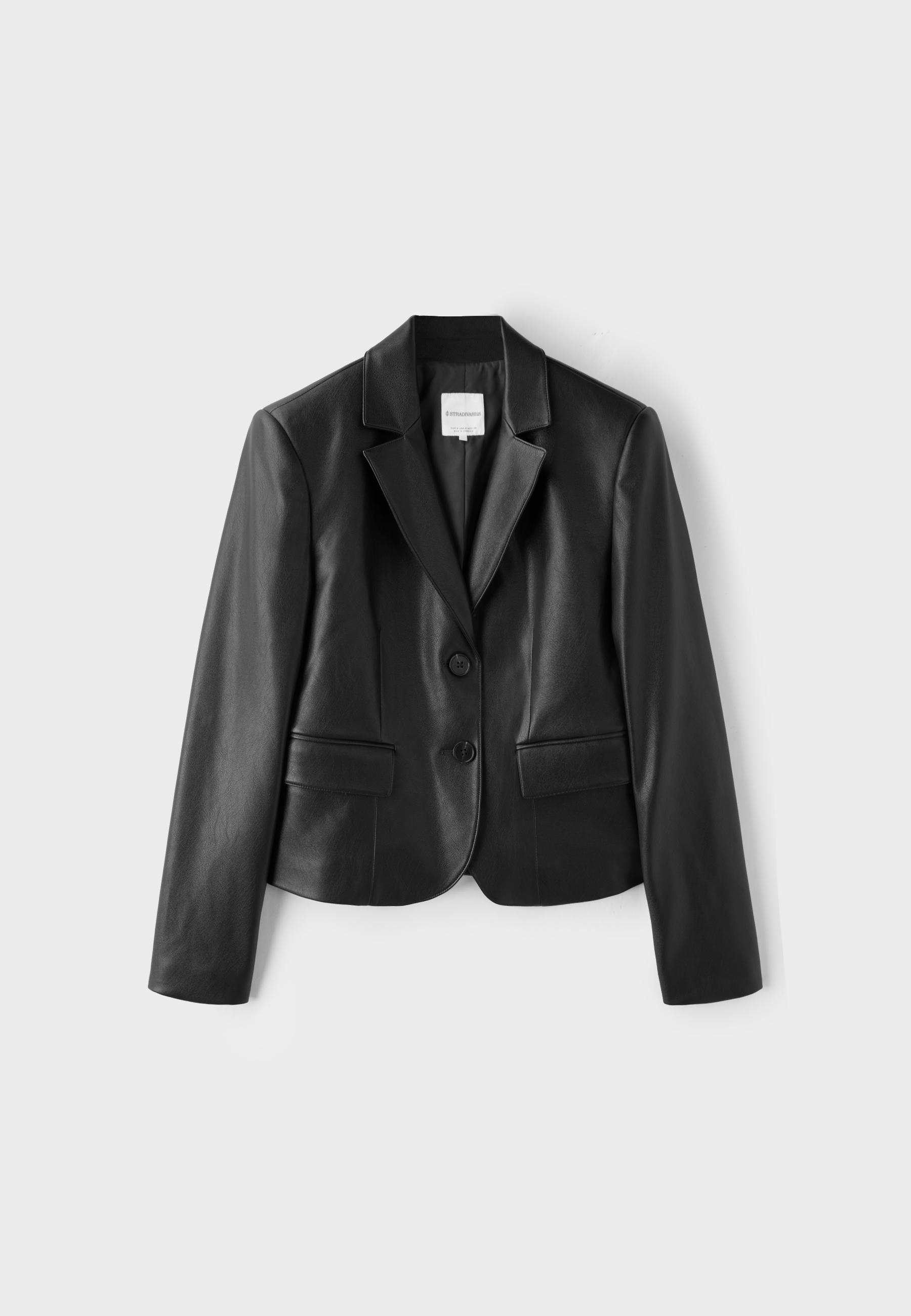 Short fitted leather effect blazer — Black