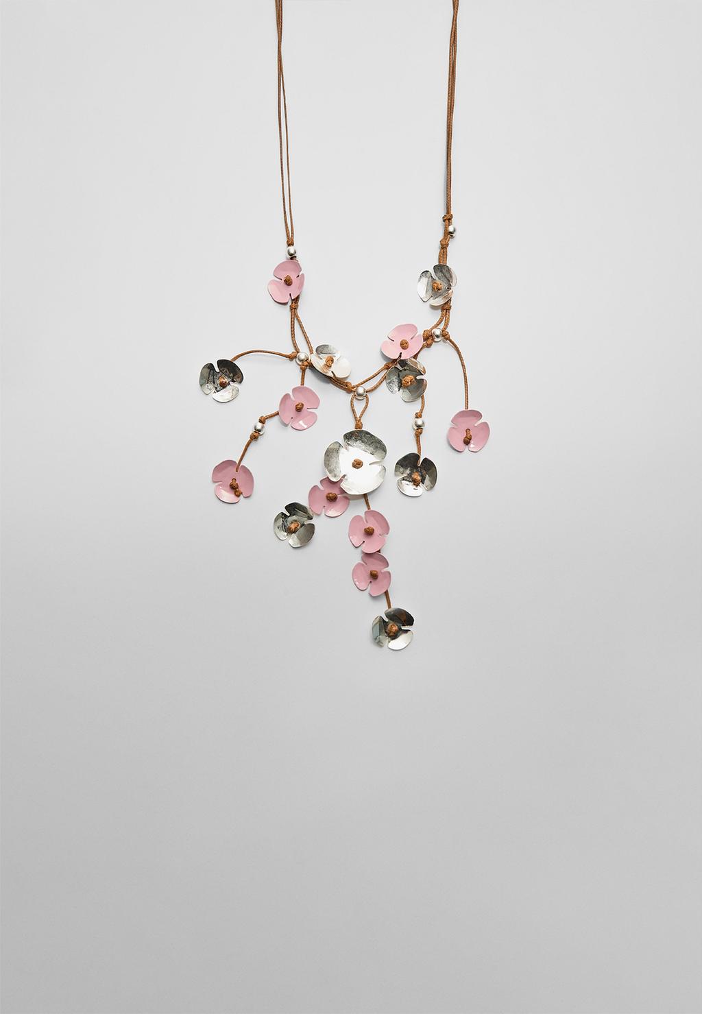 Collier cascade fleurs