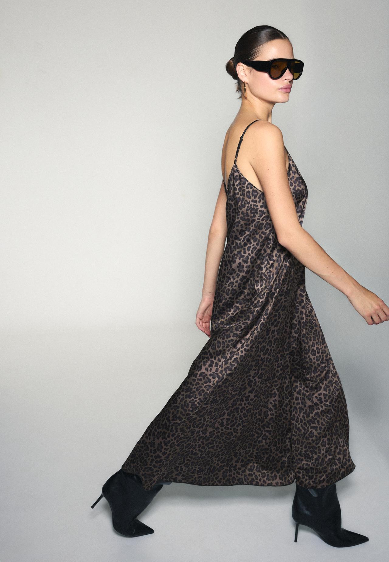 Long flowing satin dress — Mid beige