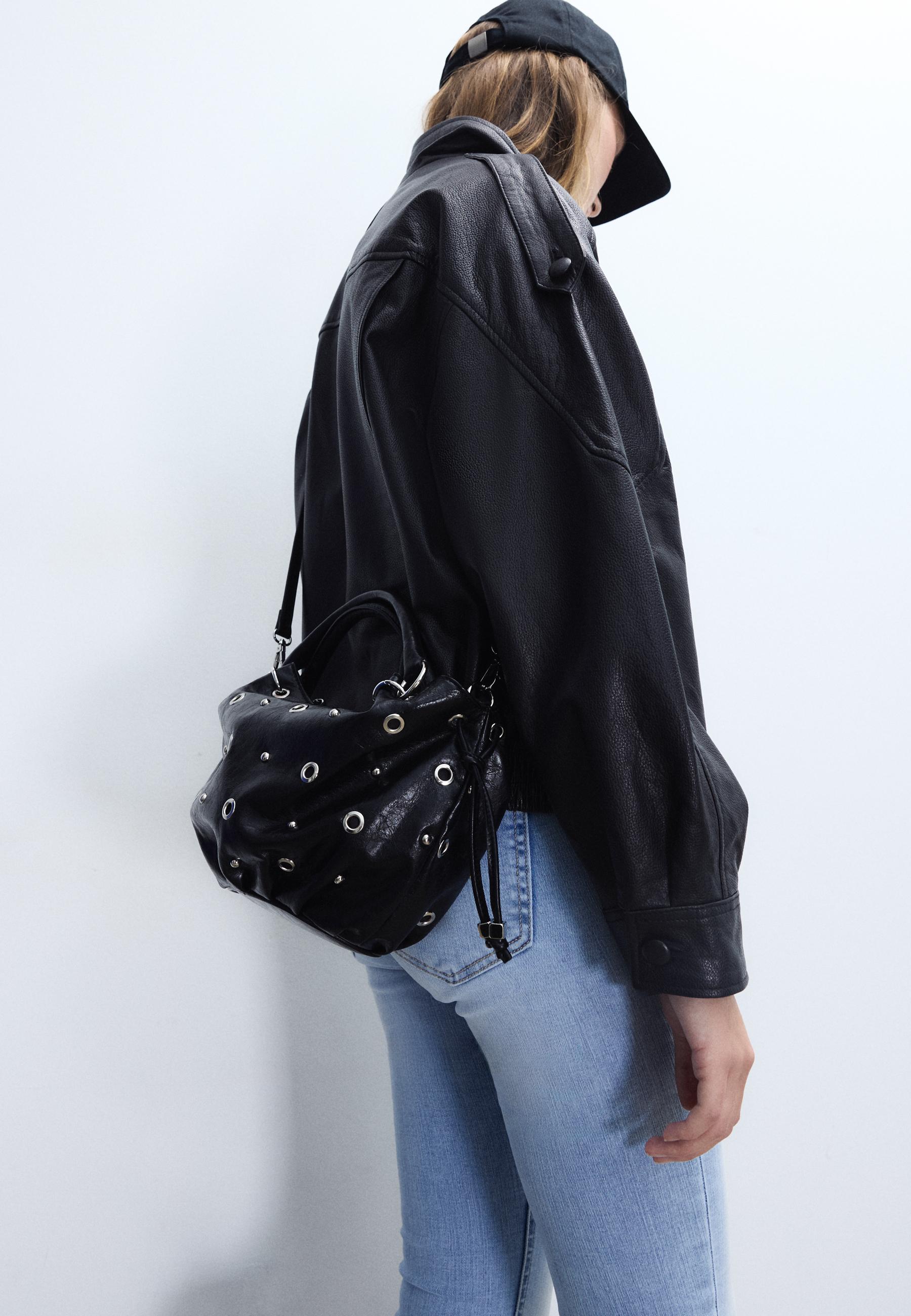 Stradivarius Τσάντα Πουγκί Με Λεπτομέρεια Eyelets Μαύρο Os