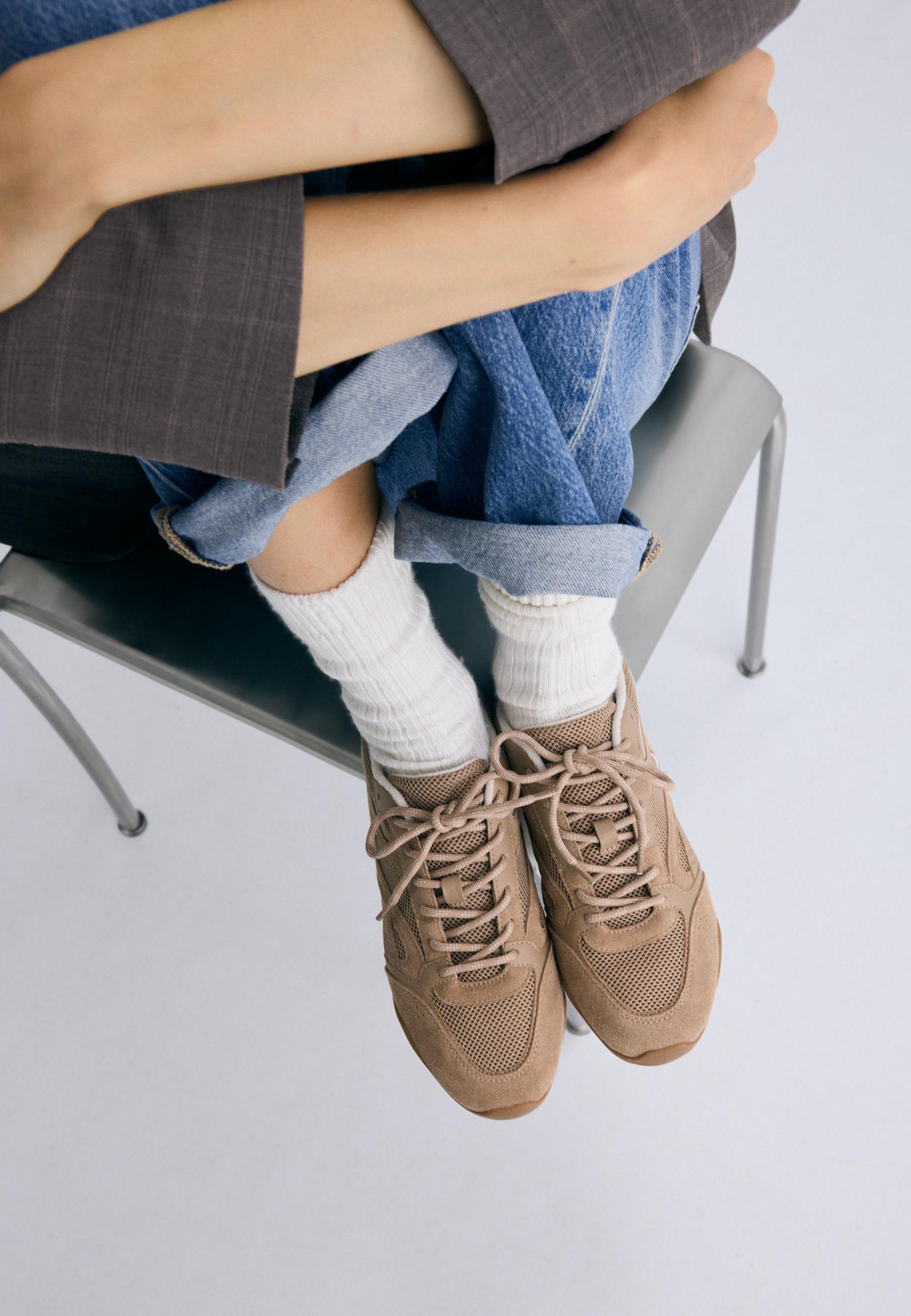 Soft mesh jogging trainers — BEIGE