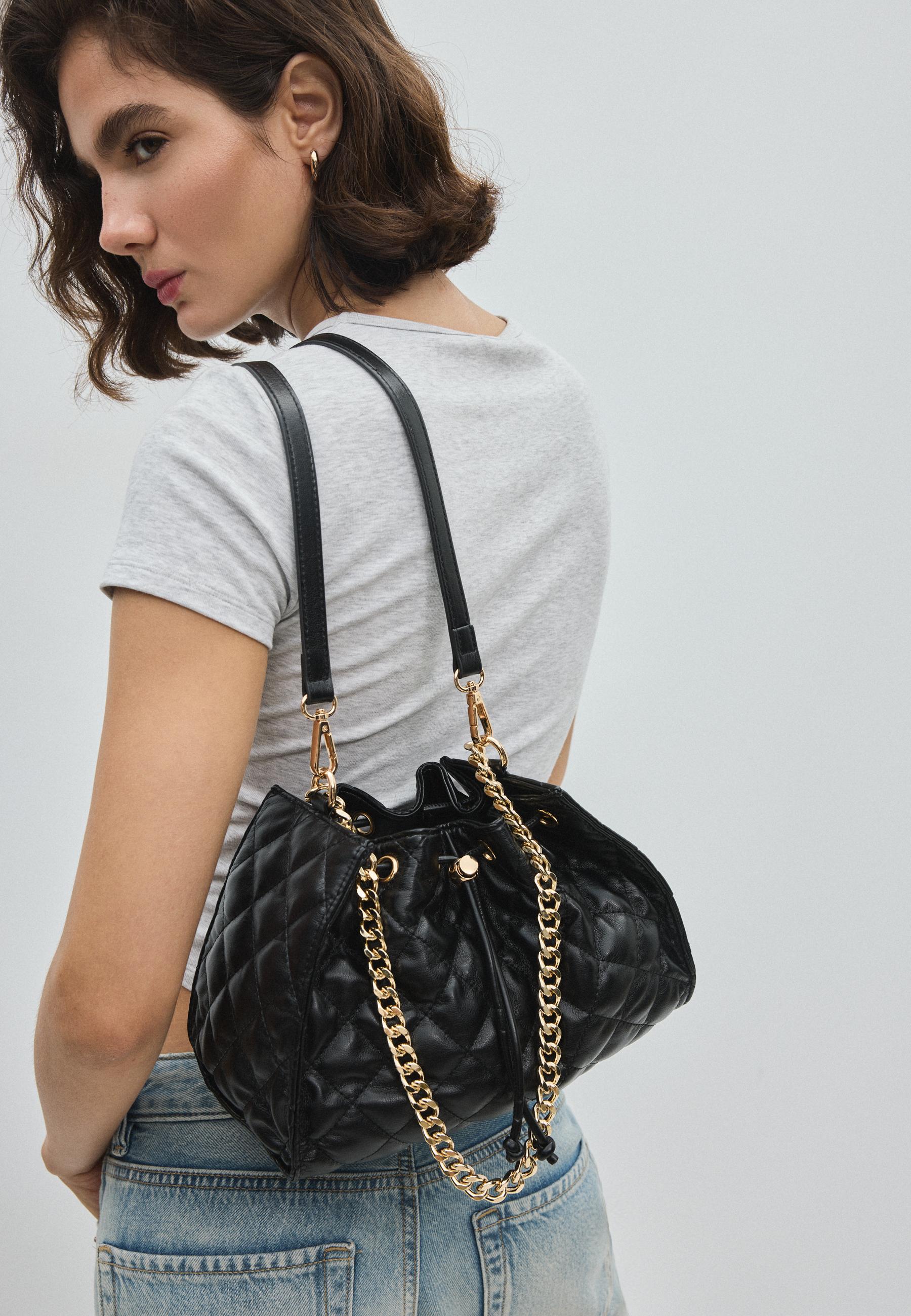 Quilted gathered shoulder bag — Black