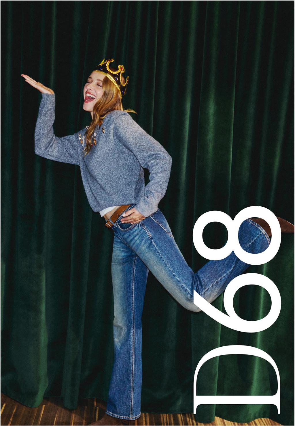 D68 Boot-cut fit jeans with belt