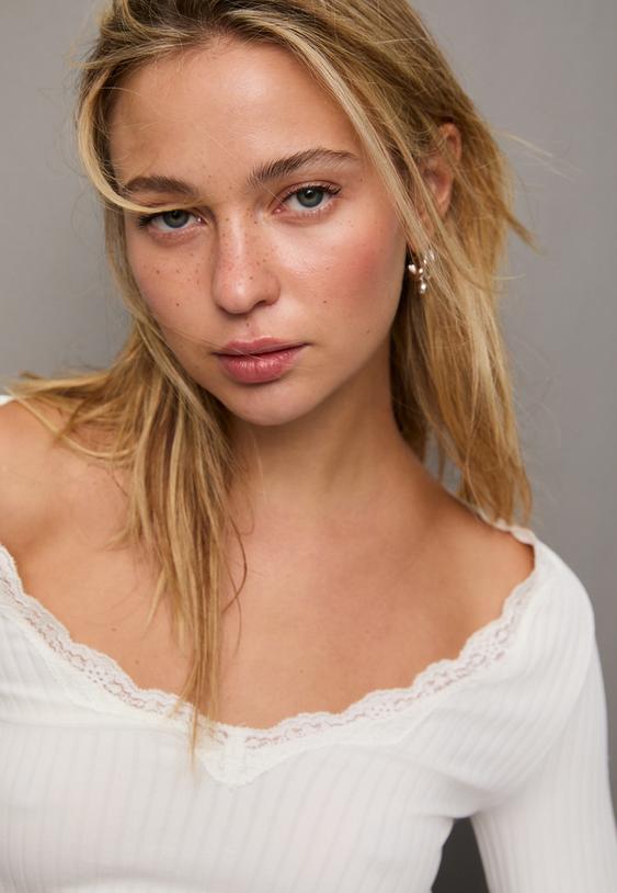 camiseta seamless encaje