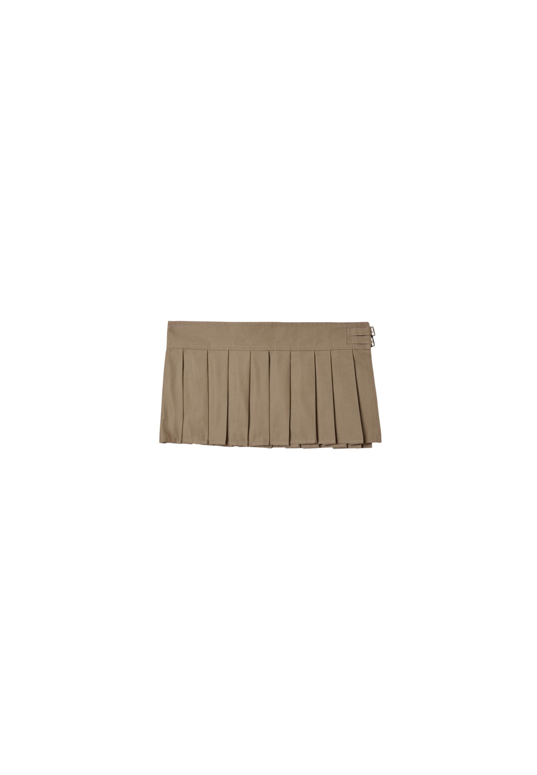 Pleated buckle belt — Khaki