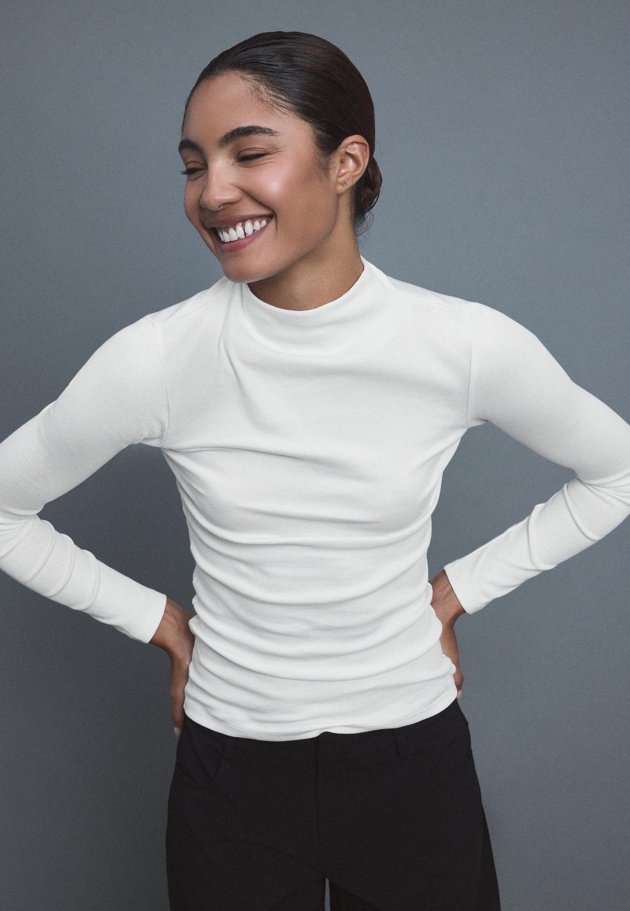Basic funnel neck T-shirt — Ecru