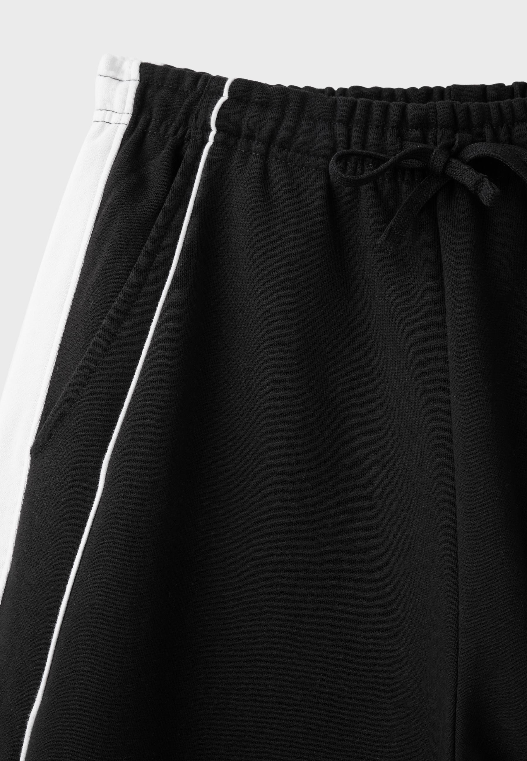 Plush contrast-side band joggers with toggles — Black