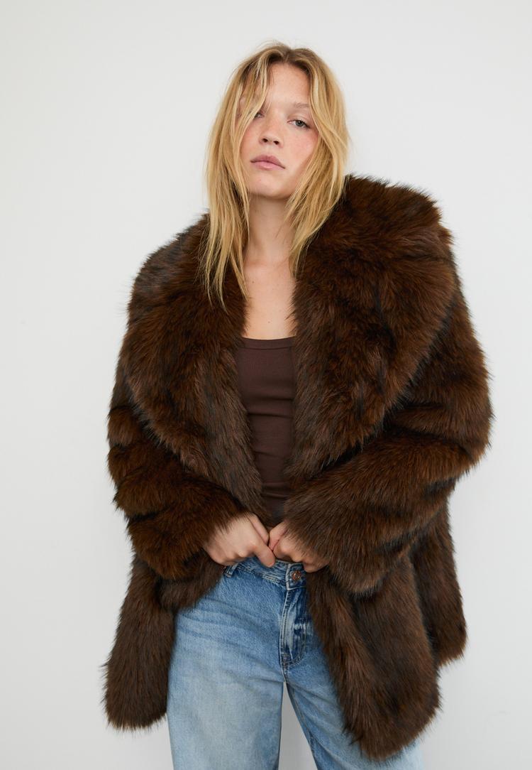 regular fit faux fur coat