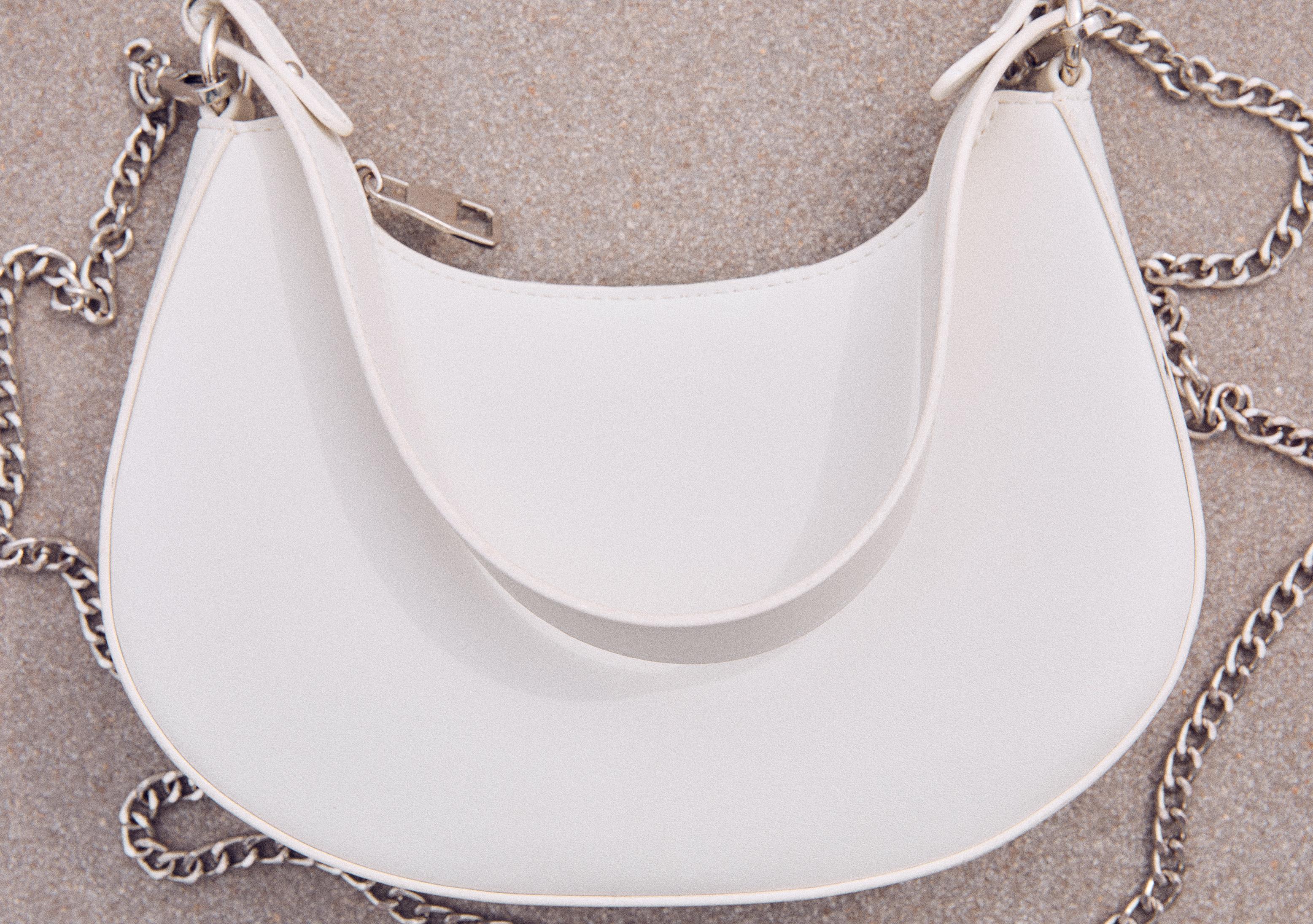 Moon shoulder bag with chain — White