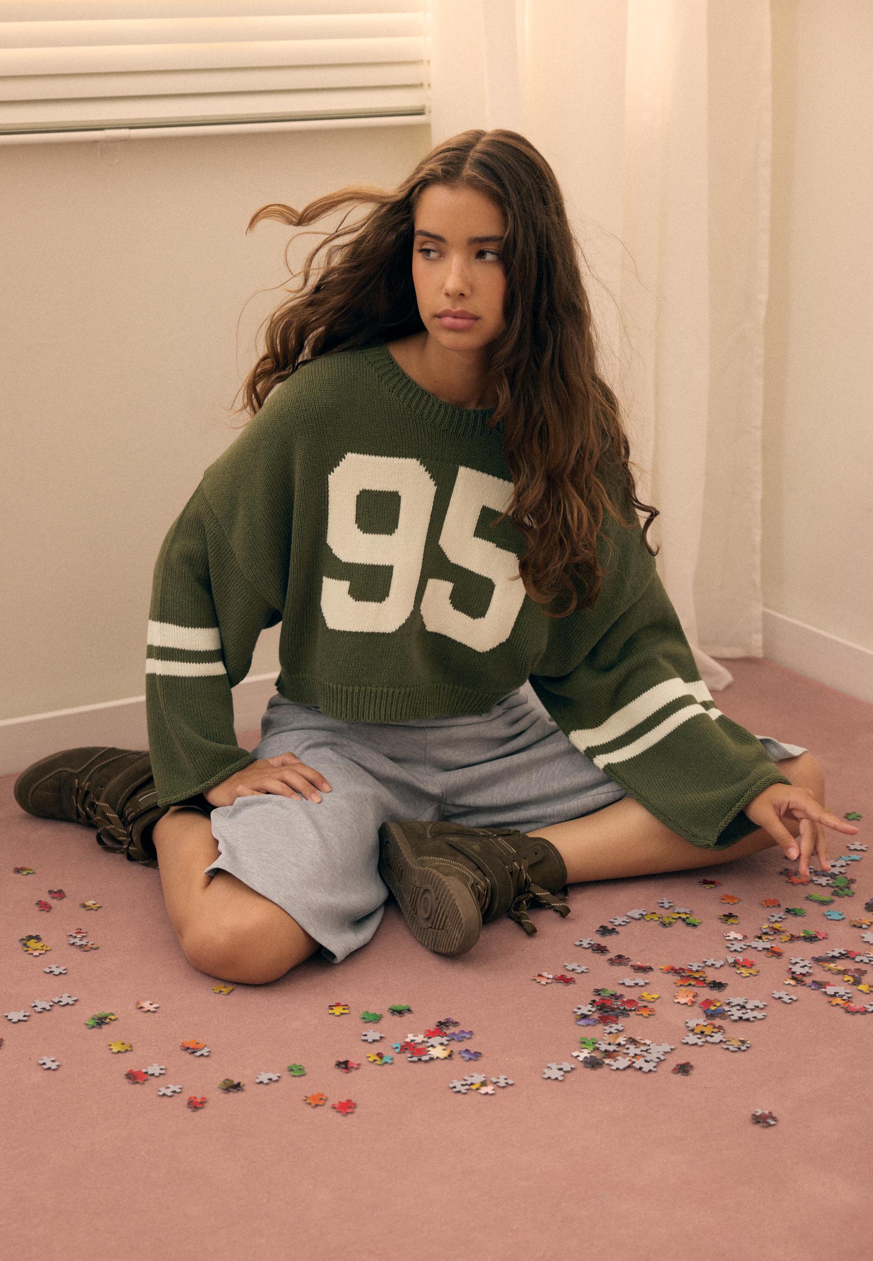 Number cropped knit jumper — Khaki