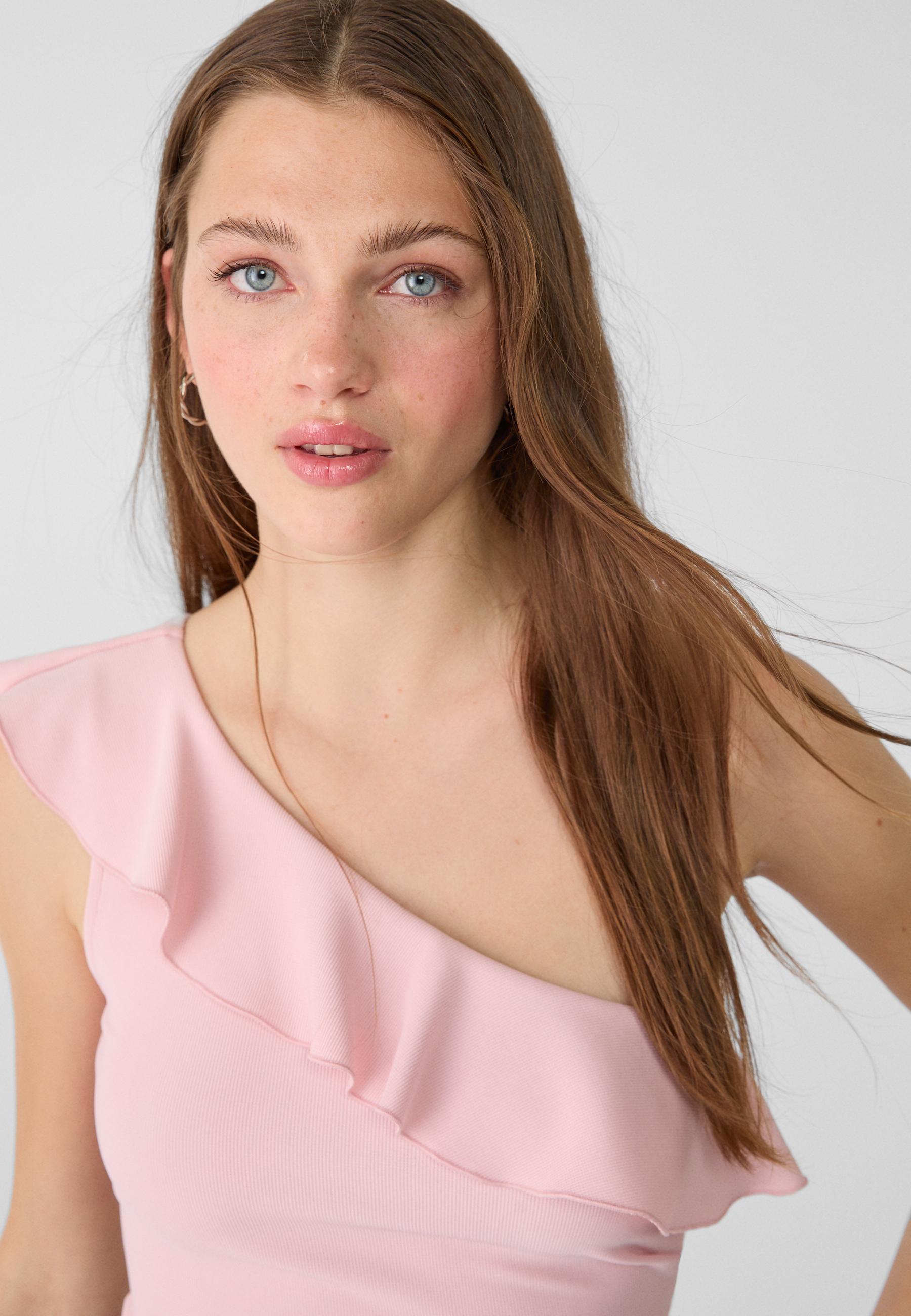 Asymmetric T-shirt with ruffle — Pastel pink