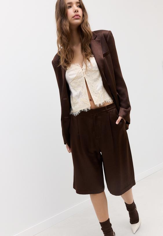 Saten Bermude S Naborima