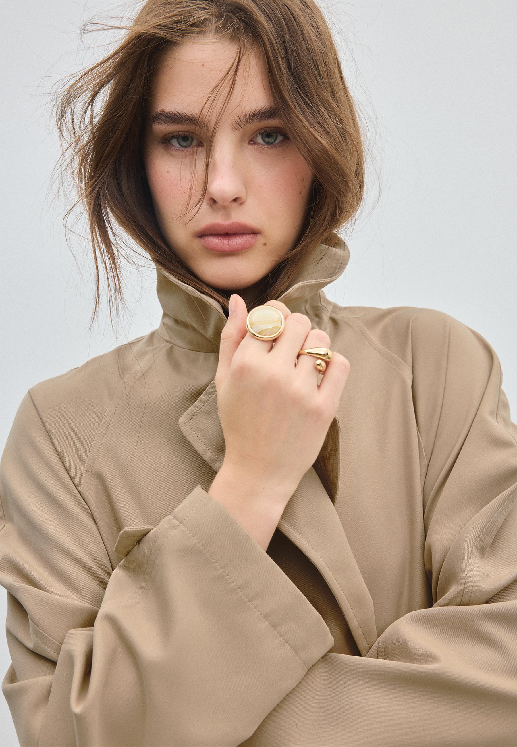 Short flowing trench coat with belt — Stone