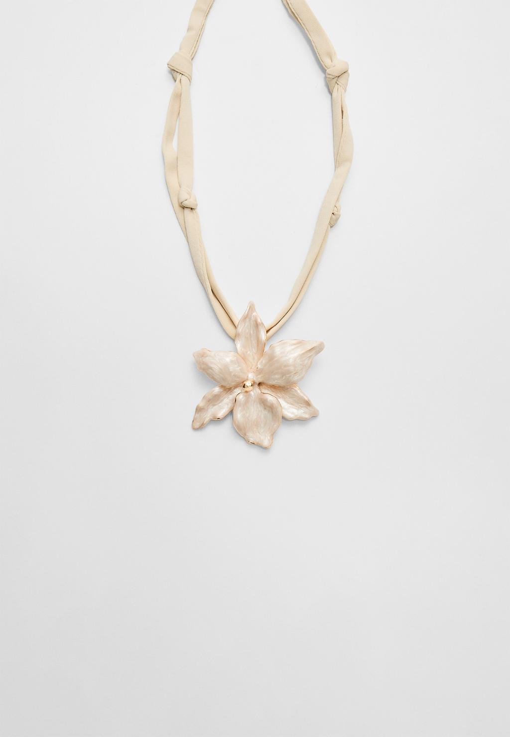 Collier contrastant fleur émail