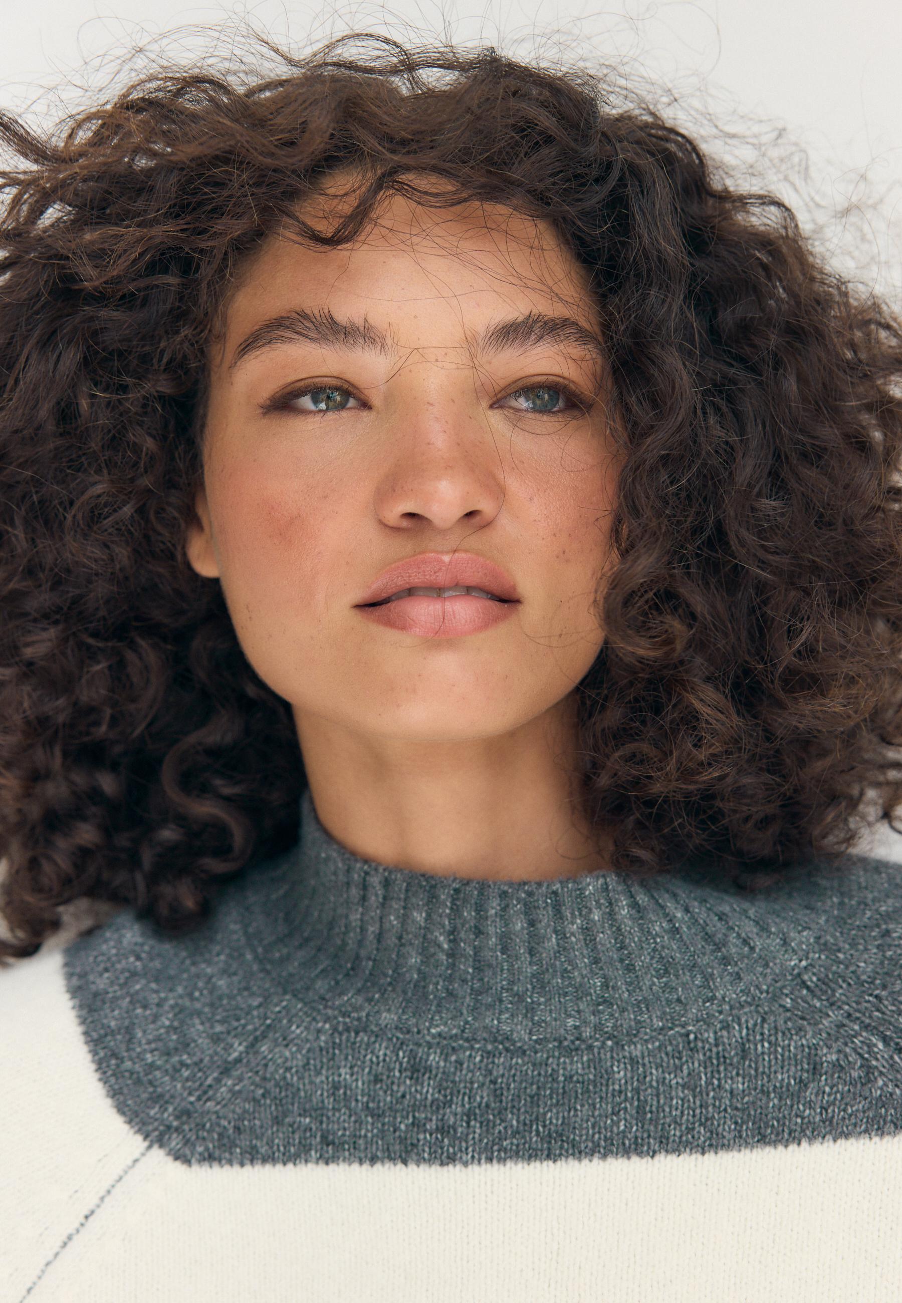 Basic knit jumper — Dark grey