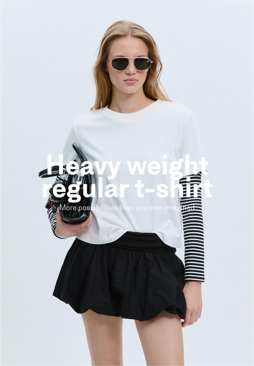Camiseta básica regular fit heavy weight
