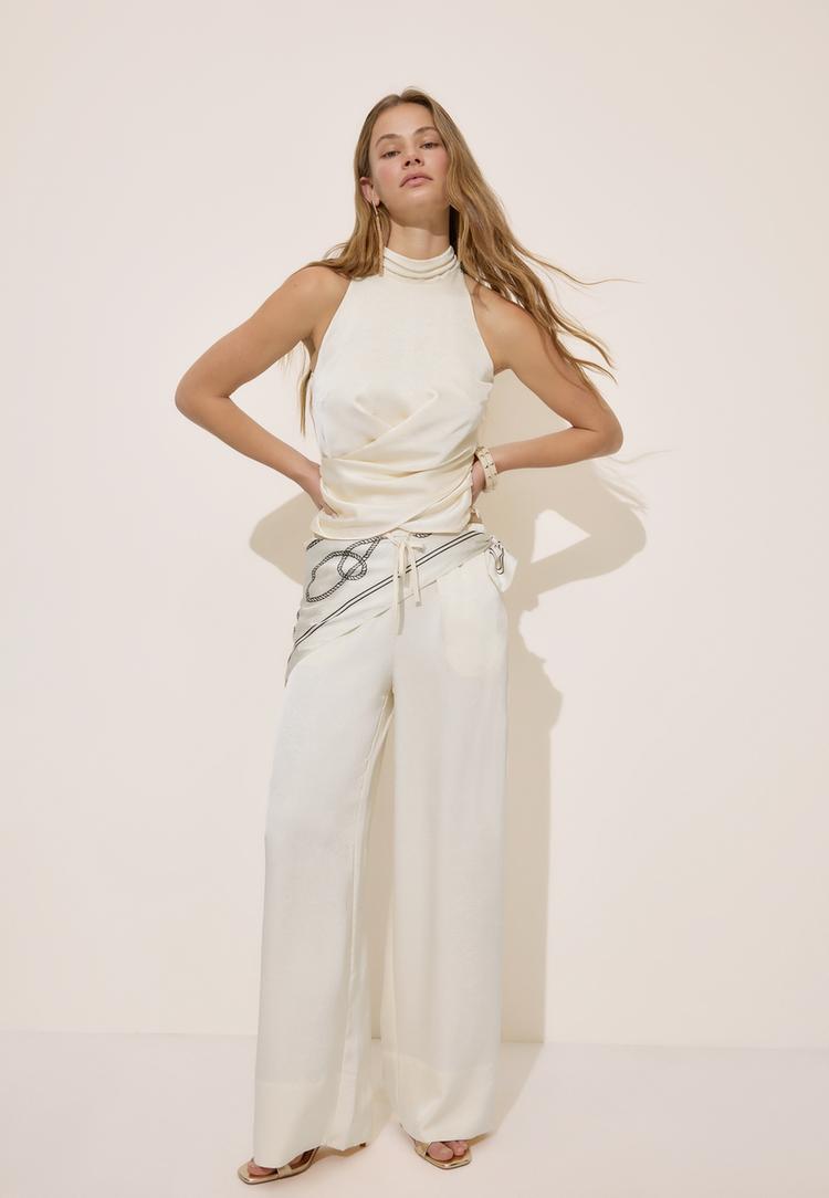 Stradivarius Τοπ Με Λαιμόκοψη Halter, Σατινέ Με Σούρες Βανίλια Xl