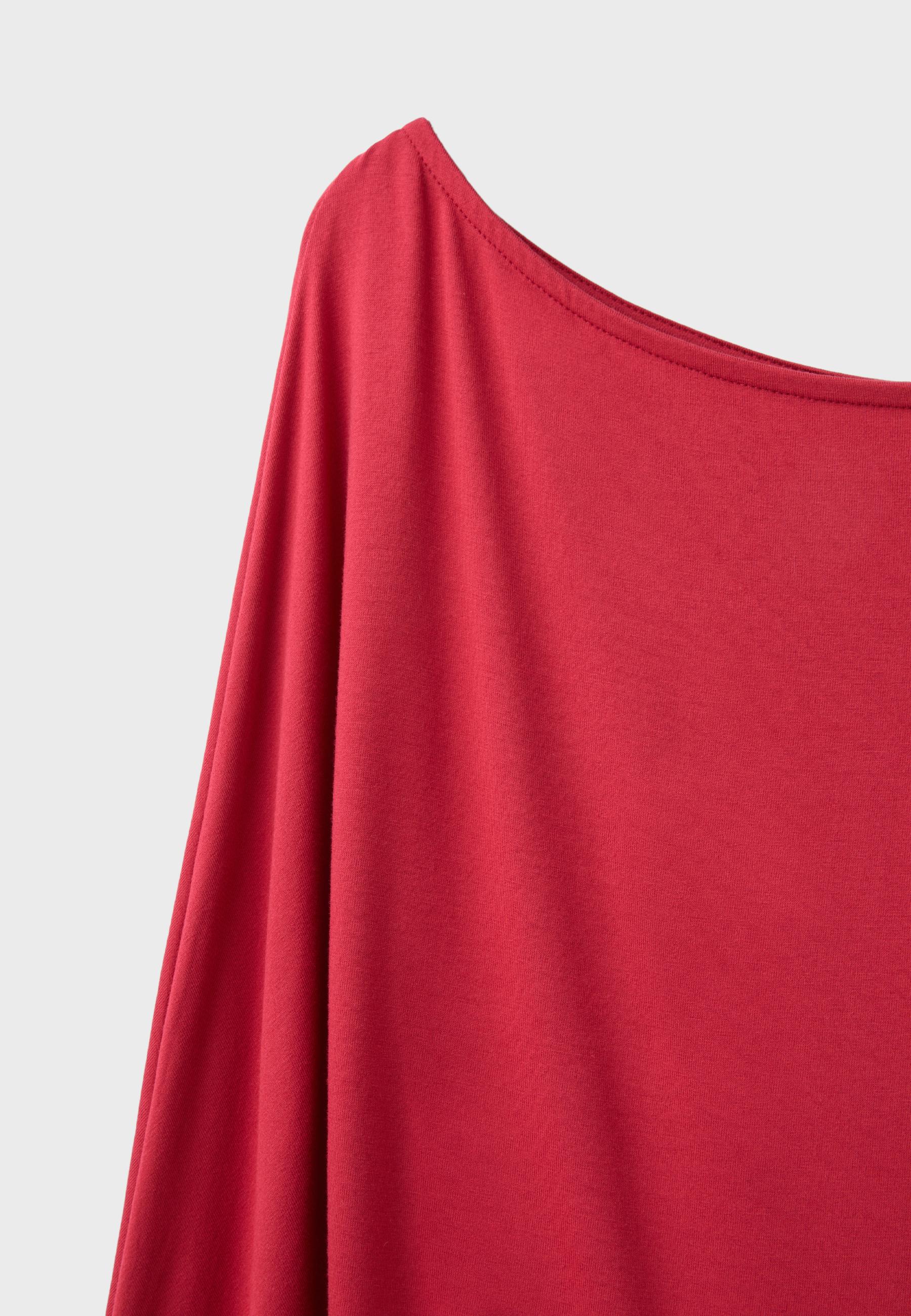 Sash-effect asymmetric top — Red
