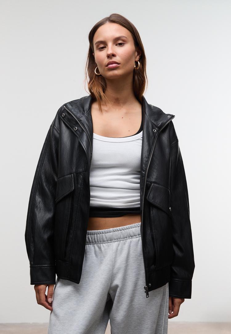 cazadora oversize efecto piel