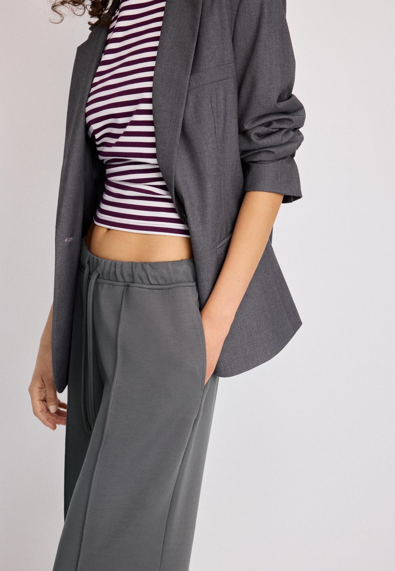 Soft-touch wide-leg jogger trousers with pin tuck — Grey