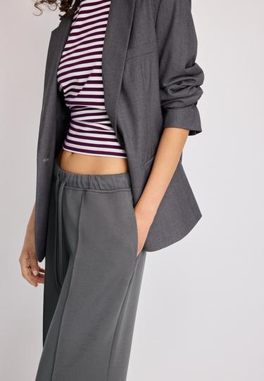 Soft-touch wide-leg jogger trousers with pin tuck — Grey 6
