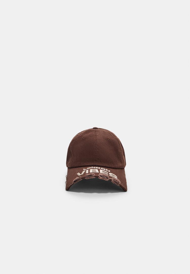 gorra detalle bordado