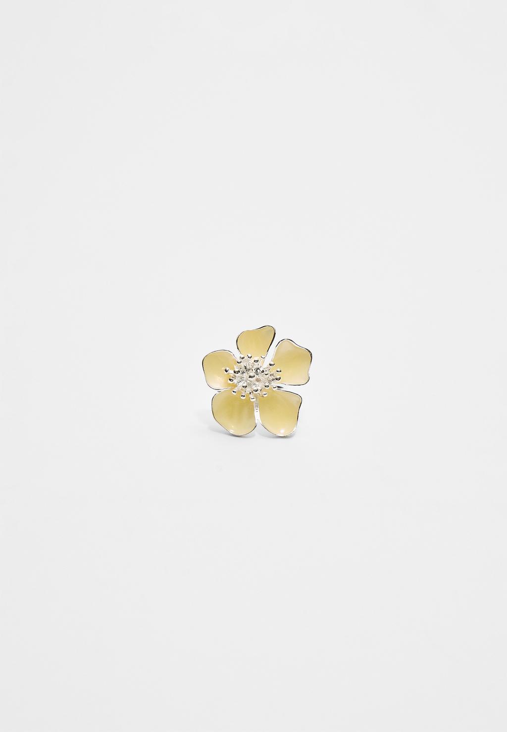 Enamelled flower ring