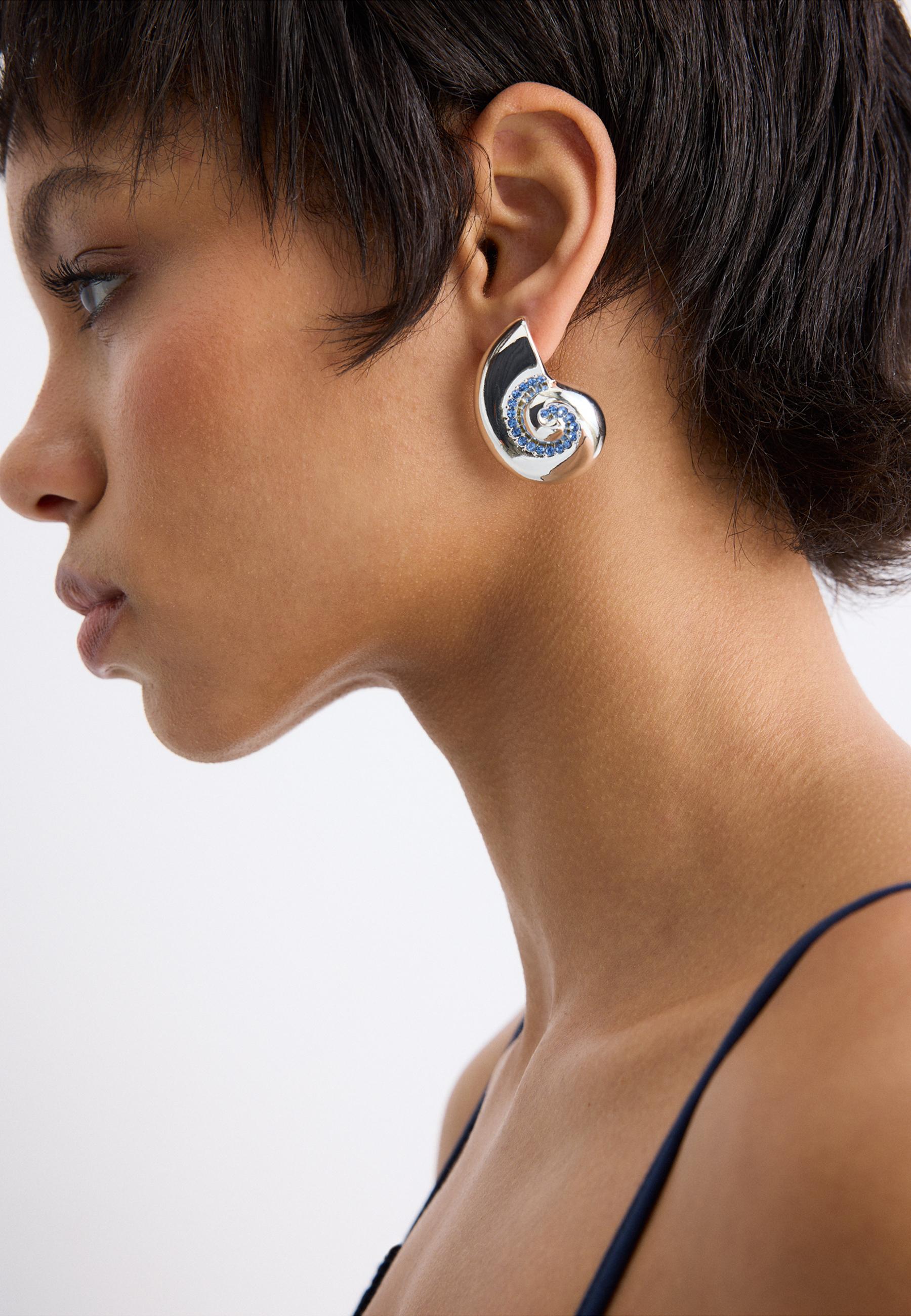 Seashell rhinestone earrings — Grey