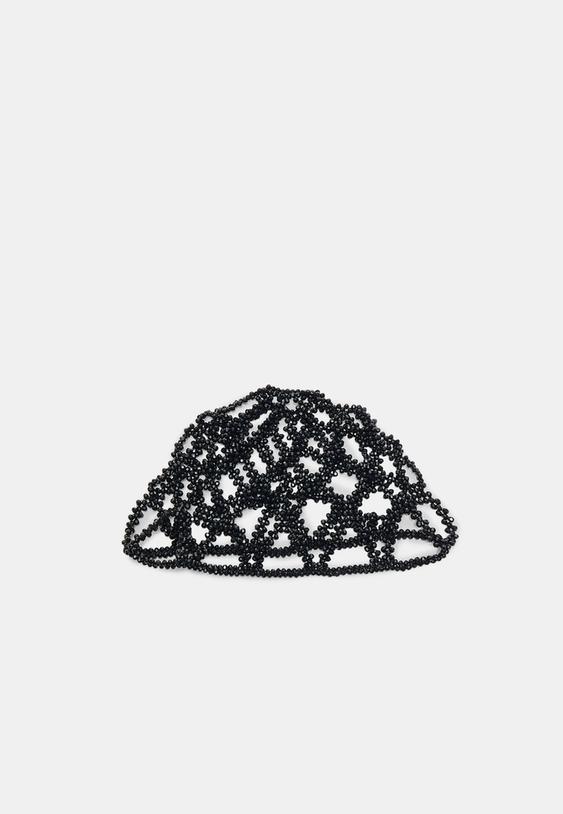 casquete de rejilla con abalorios