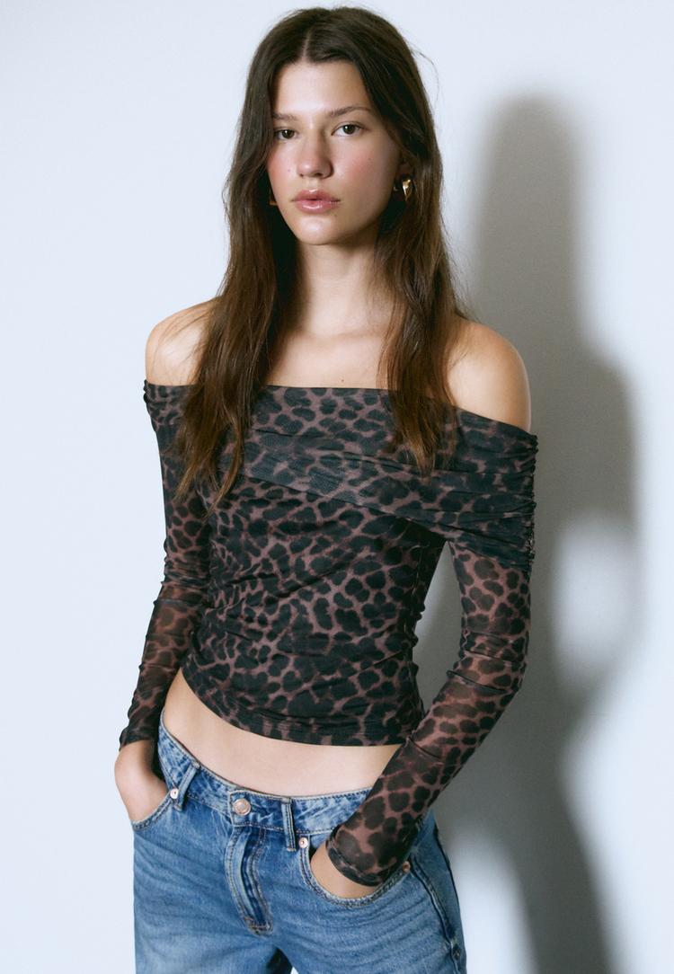 camiseta asimetrica tul