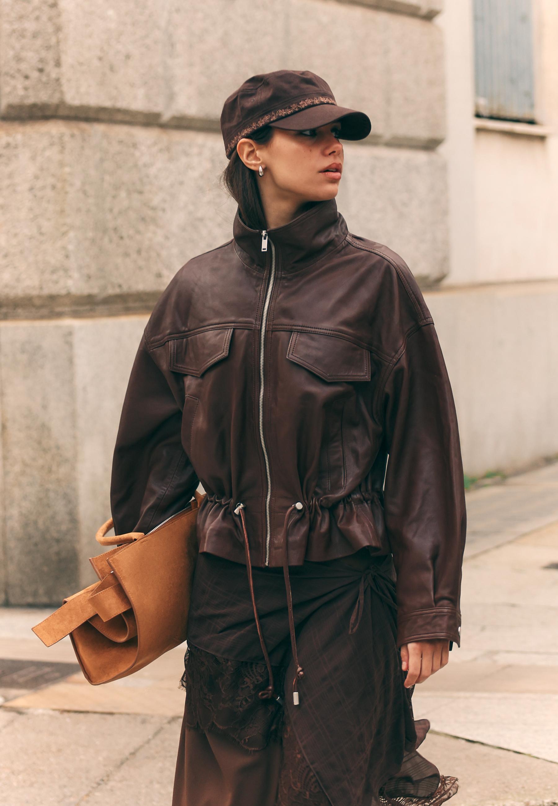 Leather jacket with pockets and adjustable waist — Brown