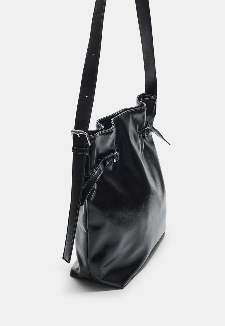 bolso hombro detalle hebillas