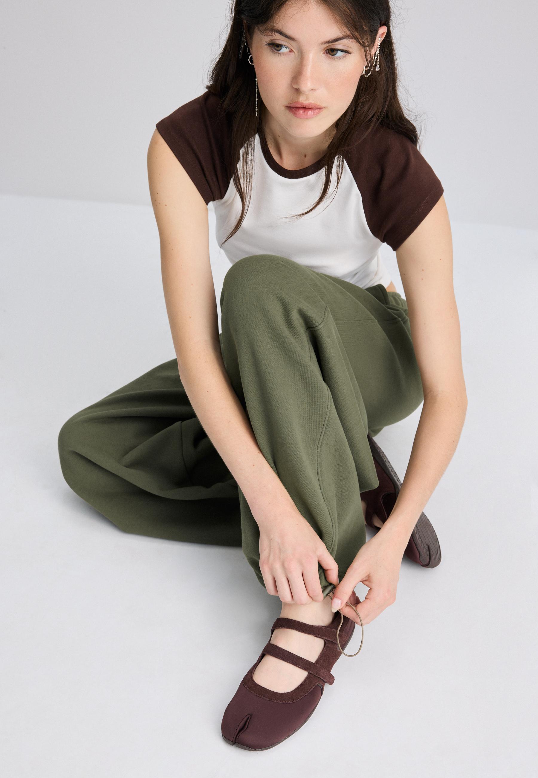 Plush jogger trousers with toggles — Khaki