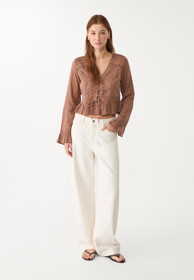 blusa fluida encaje